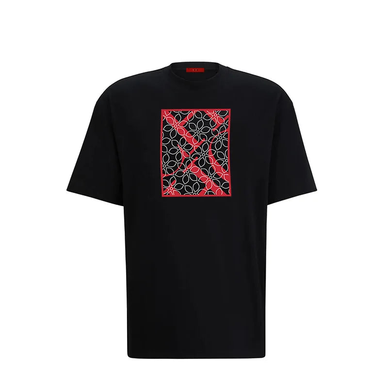 Miesten musta kuviollinen T-paita